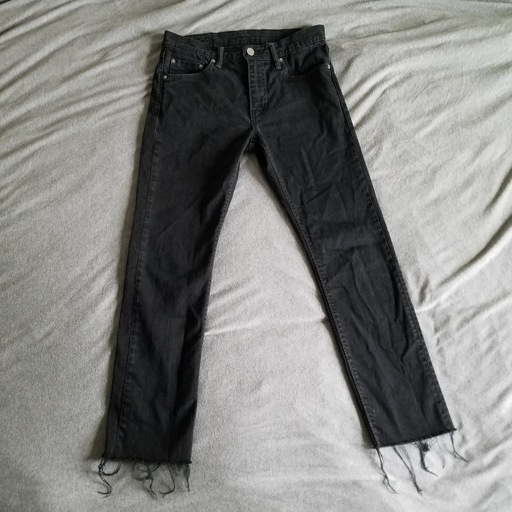 Levi's 510 Black Raw Hem Crop Straight Leg Jeans